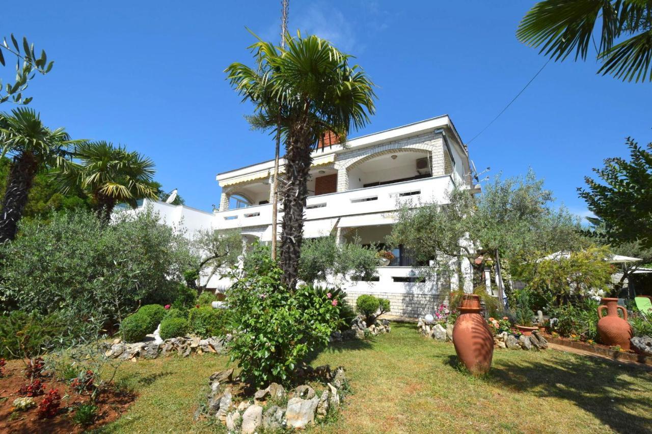 Apartment Mila Malinska Exterior photo