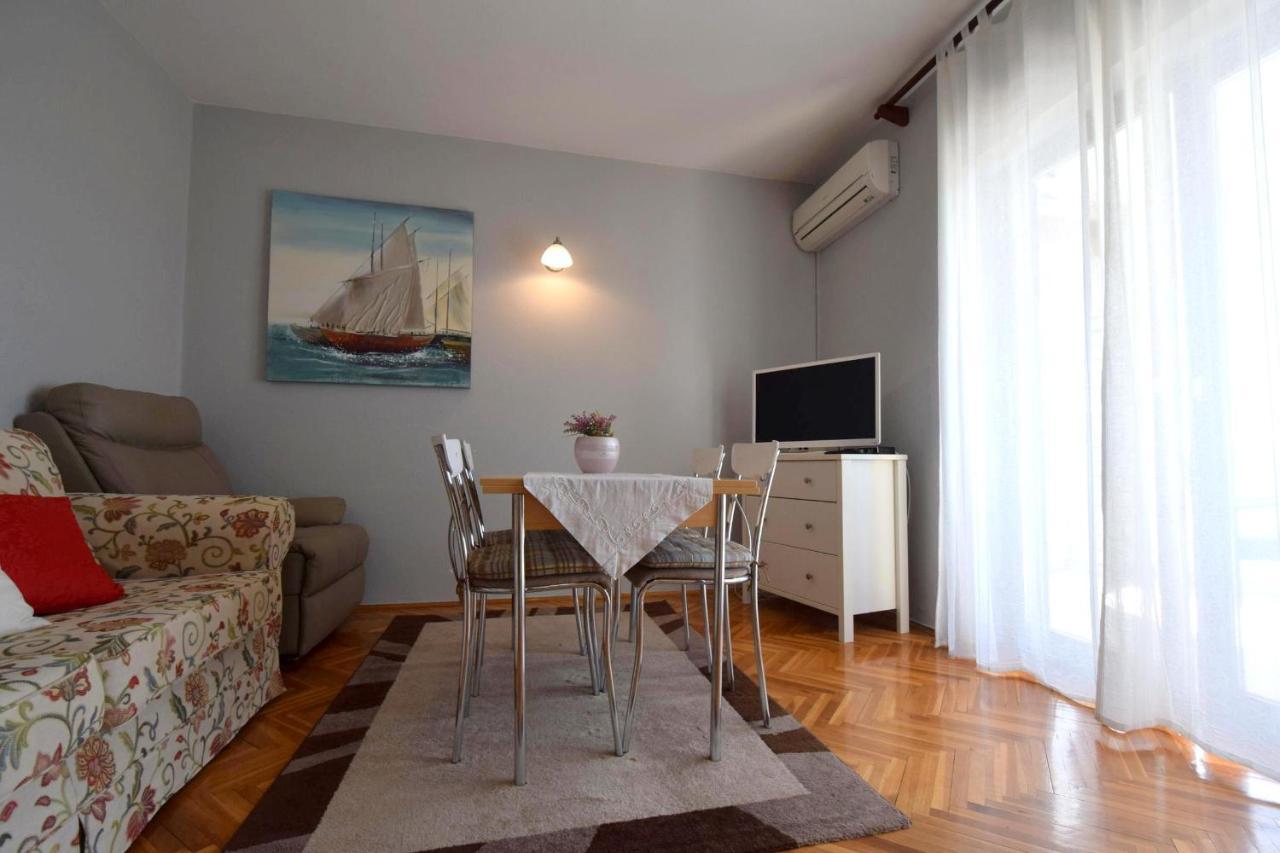 Apartment Mila Malinska Exterior photo